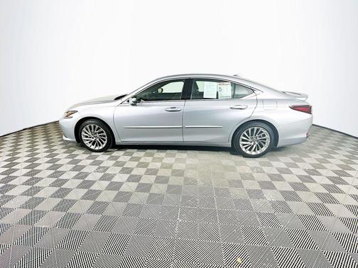 Silver 2023 Lexus ES 300h Luxury