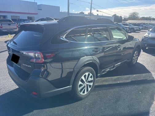 2023 Subaru Outback Premium