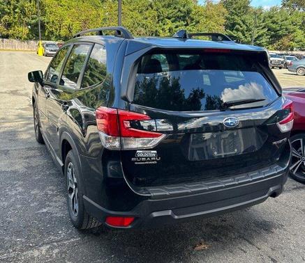 Crystal Black Silica 2024 Subaru Forester Premium