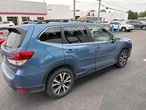 Horizon Blue Pearl 2022 Subaru Forester Limited