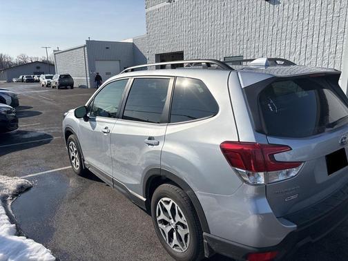 2023 Subaru Forester Premium
