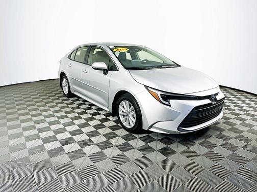 2025 Toyota Corolla Hybrid XLE