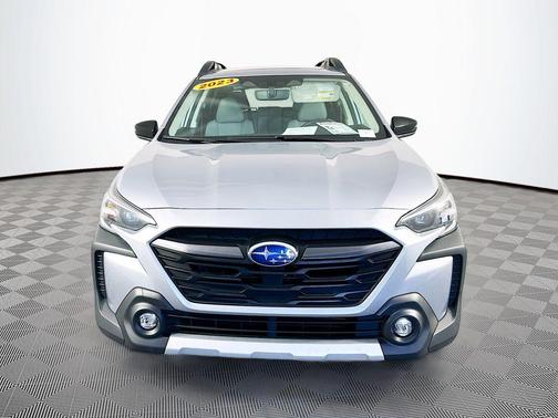 Ice Silver Metallic 2023 Subaru Outback Limited