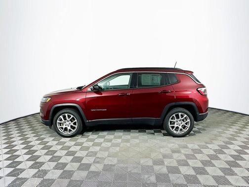2022 Jeep Compass Latitude Lux