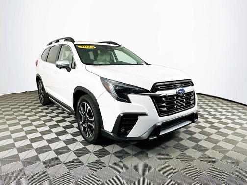 Crystal White Pearl 2023 Subaru Ascent Limited 7-Passenger