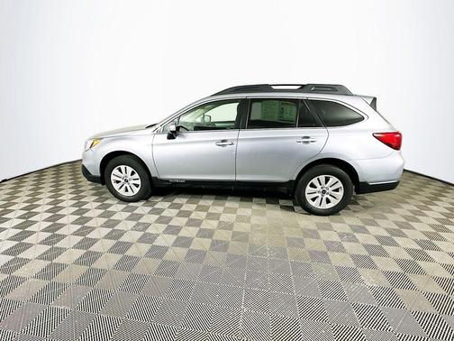 Ice Silver Metallic 2017 Subaru Outback 2.5i Premium