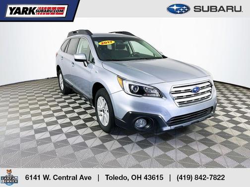 Ice Silver Metallic 2017 Subaru Outback 2.5i Premium