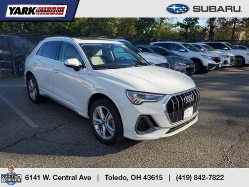 2022 Audi Q3 45 S line Premium
