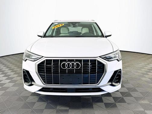 2022 Audi Q3 45 S line Premium