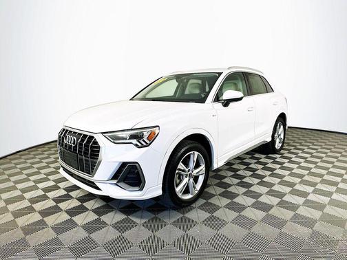 2022 Audi Q3 45 S line Premium
