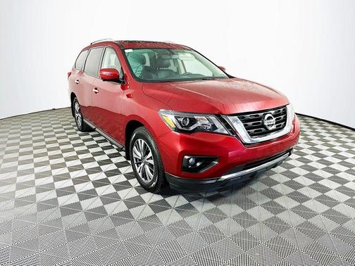 2017 Nissan Pathfinder SL