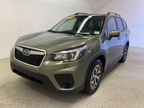 Photo 3 of 36 of 2020 Subaru Forester Premium