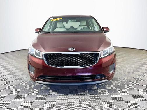 Red 2016 Kia Sedona LX