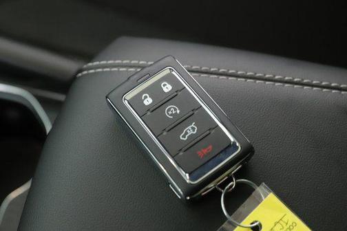 Silver Zynith 2026 Jeep Grand Cherokee Altitude