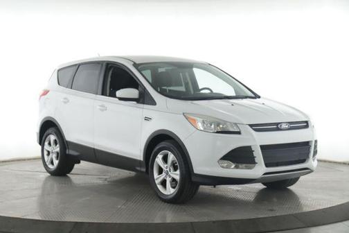 Oxford White 2015 Ford Escape SE