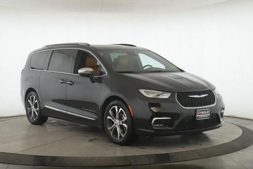 2022 Chrysler Pacifica L