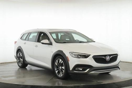 2018 Buick Regal TourX Essence