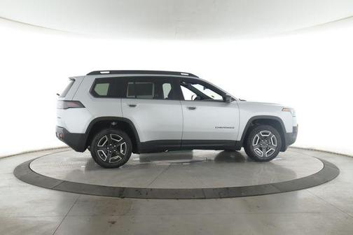 Silver Zynith Clearcoat 2026 Jeep Cherokee Limited