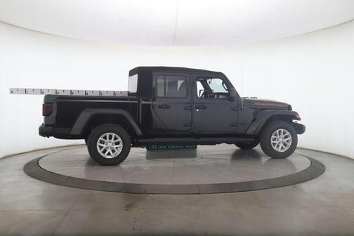Black Clearcoat 2023 Jeep Gladiator Sport S