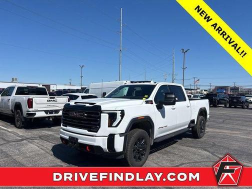 Summit White 2025 GMC Sierra 2500 AT4