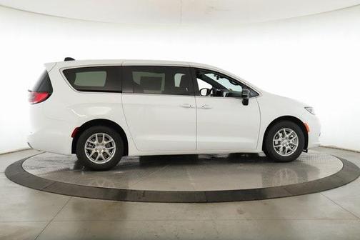 2025 Chrysler Pacifica L