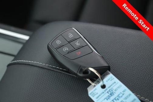 Polar White Tricoat 2026 Chevrolet Traverse RS
