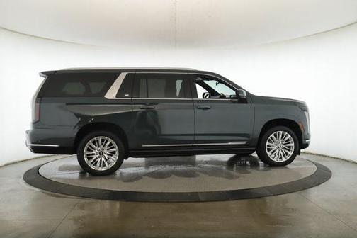 2025 Cadillac Escalade ESV Premium Luxury