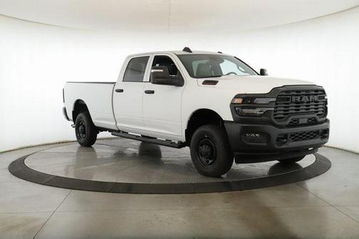 2025 RAM 2500 Tradesman Crew Cab 4x4 8' Box