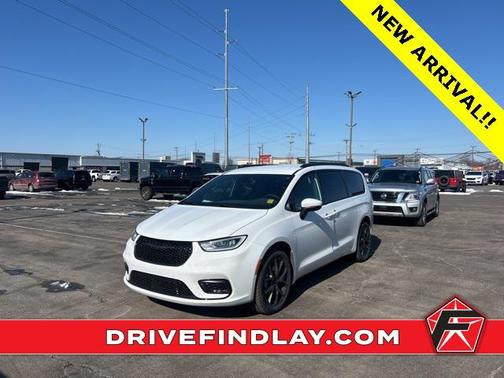 2023 Chrysler Pacifica Touring L