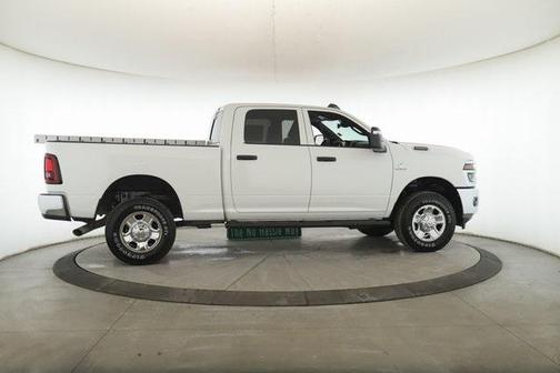 2026 RAM 2500 Tradesman Crew Cab 4x4 6'4' Box
