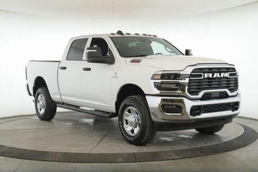 2026 RAM 2500 Tradesman Crew Cab 4x4 6'4' Box