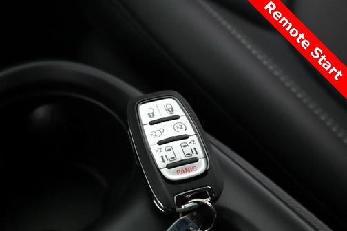 2025 Chrysler Pacifica Hybrid Select