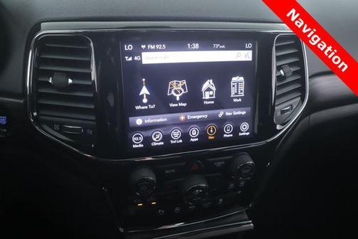 Bright White Clearcoat 2021 Jeep Grand Cherokee Laredo