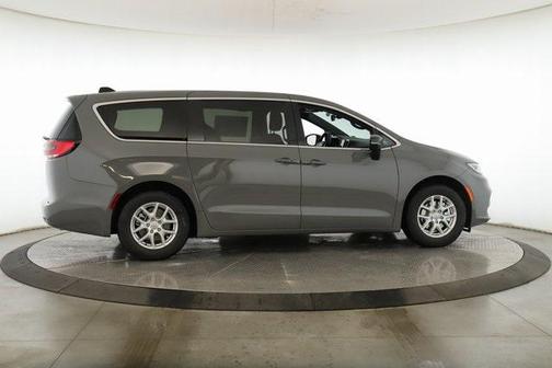 2025 Chrysler Pacifica L