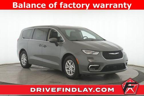 Ceramic Gray Clearcoat 2023 Chrysler Pacifica Touring L