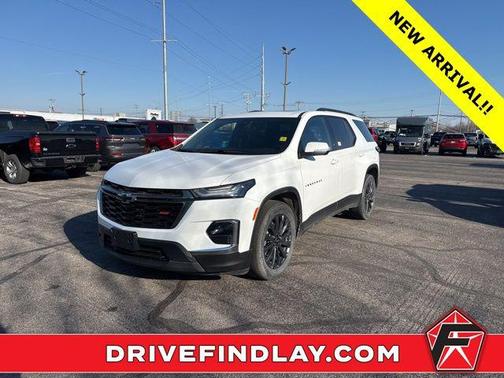 White 2022 Chevrolet Traverse RS