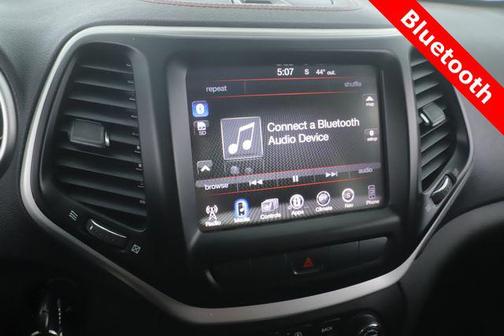 Anvil Clearcoat 2015 Jeep Cherokee Trailhawk