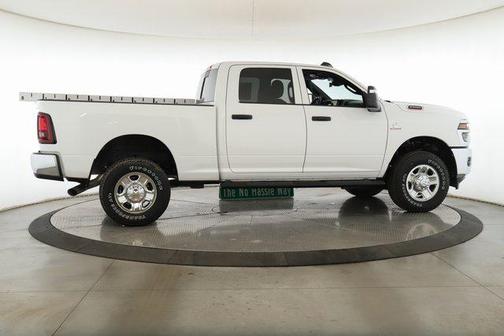 2025 RAM 2500 Tradesman Crew Cab 4x4 6'4' Box