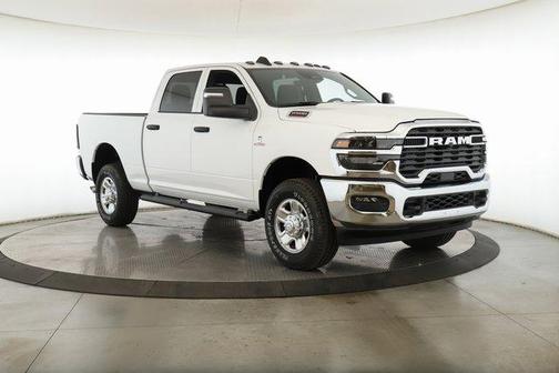 2025 RAM 2500 Tradesman Crew Cab 4x4 6'4' Box
