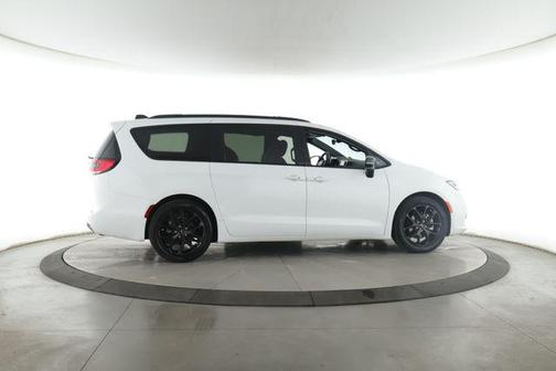 Bright White Clearcoat 2024 Chrysler Pacifica Touring L