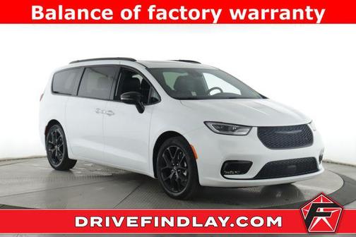 Bright White Clearcoat 2024 Chrysler Pacifica Touring L