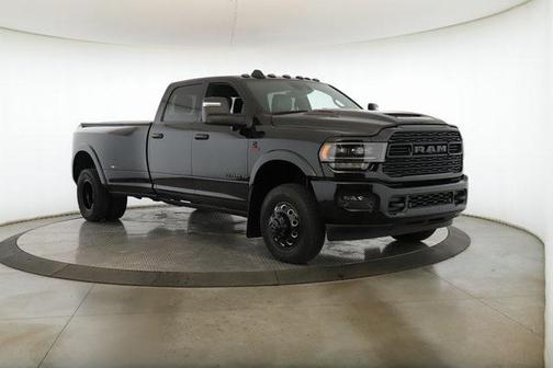 2024 RAM 3500 Limited Crew Cab 4x4 8' Box
