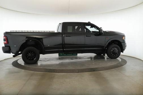 2024 RAM 3500 Limited Crew Cab 4x4 8' Box