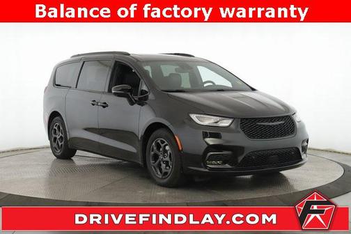 2025 Chrysler Pacifica Hybrid Premium S Appearance Pkg