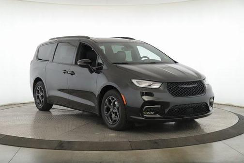 2025 Chrysler Pacifica Hybrid Premium S Appearance Pkg