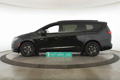 2025 Chrysler Pacifica Hybrid Premium S Appearance Pkg