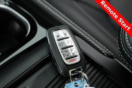 2025 Chrysler Pacifica Hybrid Premium S Appearance Pkg