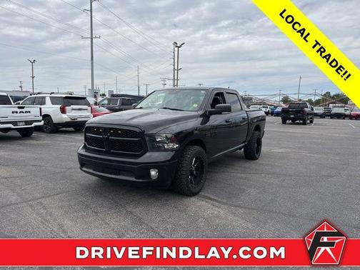 Brilliant Black Crystal Pearlcoat 2018 RAM 1500 Big Horn