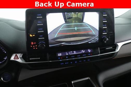 2022 Toyota Sienna LE