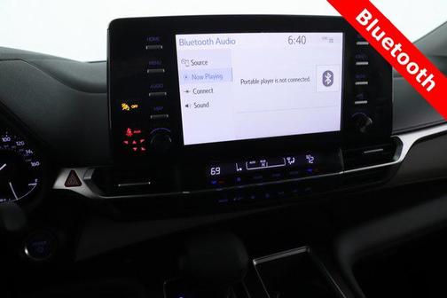 2022 Toyota Sienna LE